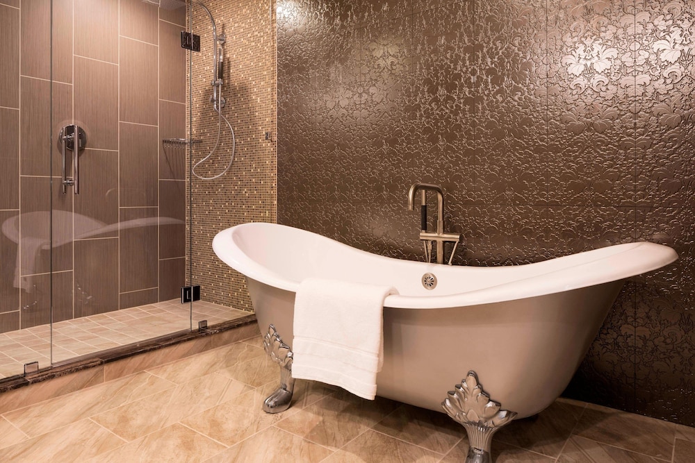 Suite, 1 Bedroom thumbnail 6