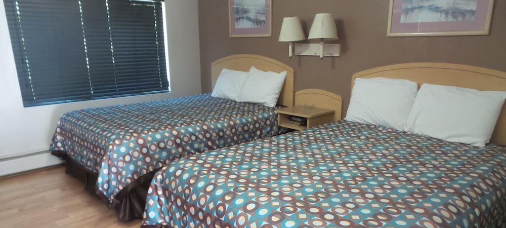 Standard Room, 2 Queen Beds photo 3
