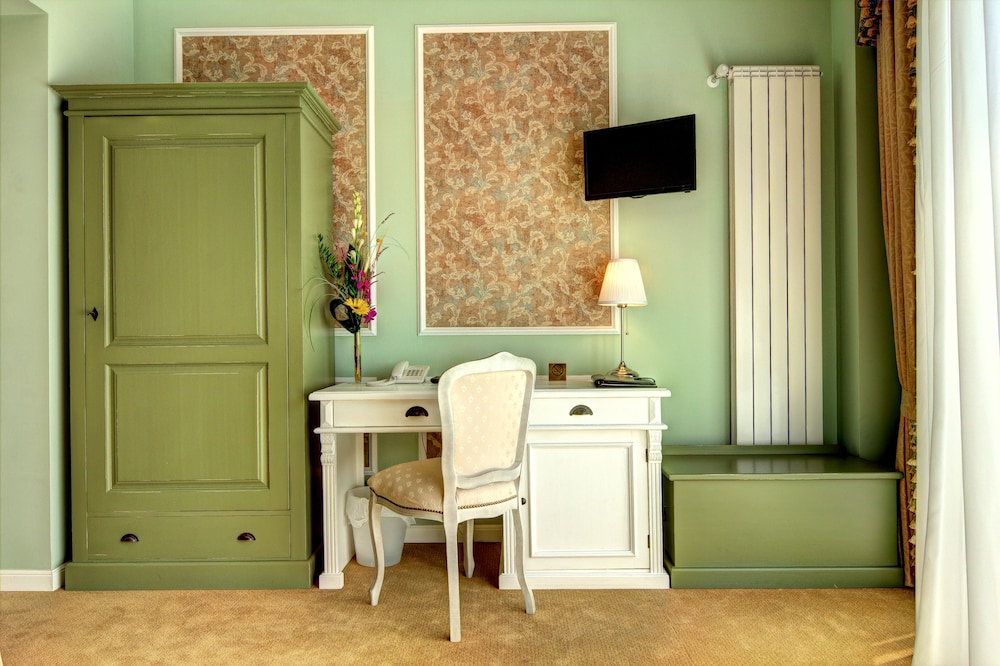Deluxe Double Room, City View photo 2