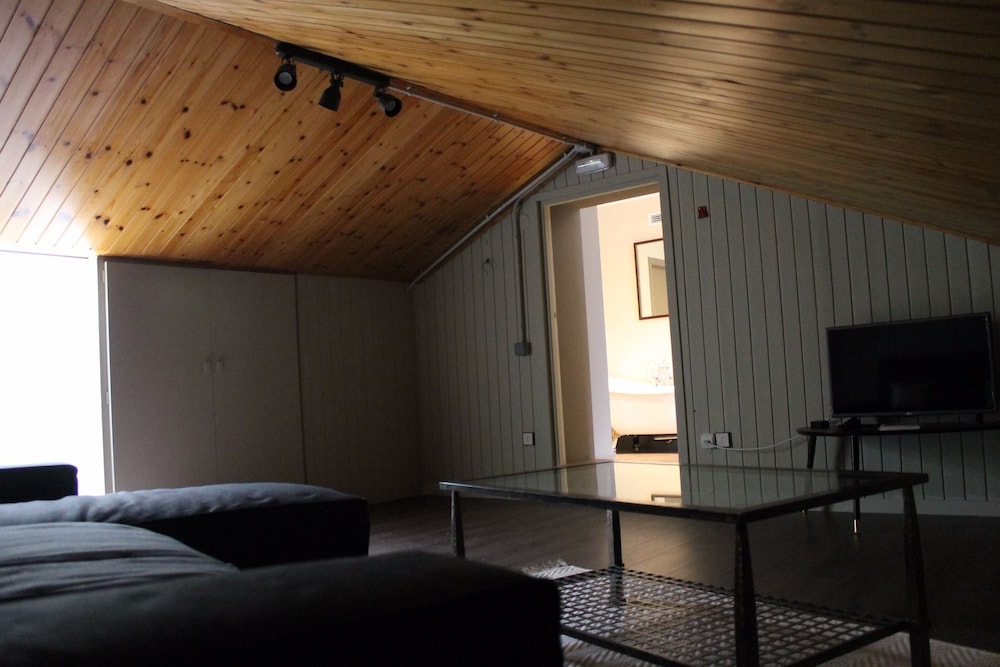 Family Room, Garden View photo 2