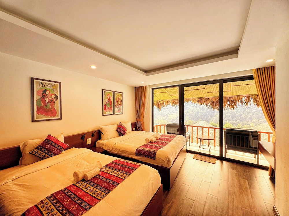 Apartment with Mountain View photo 2