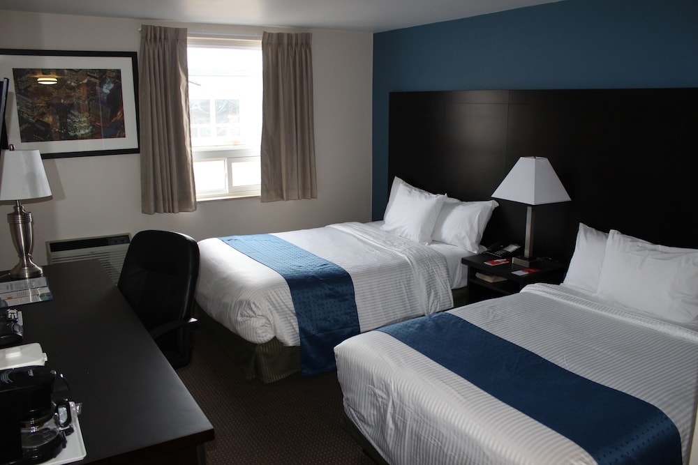 Standard Room, 2 Double Beds, Non Smoking - Photo 1