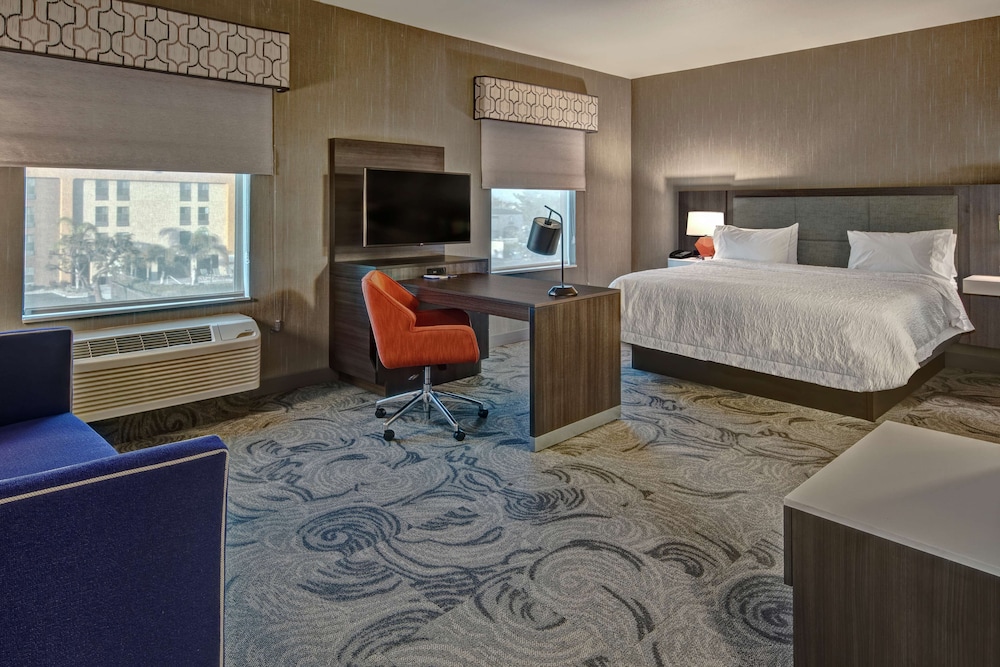 Room, 1 King Bed, Accessible (Mobility & Hearing, Roll-in Shower) - Photo 1