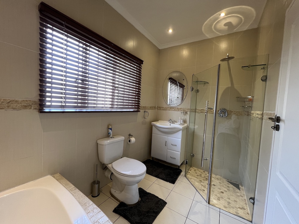 Deluxe Room, 1 Double Bed photo 3