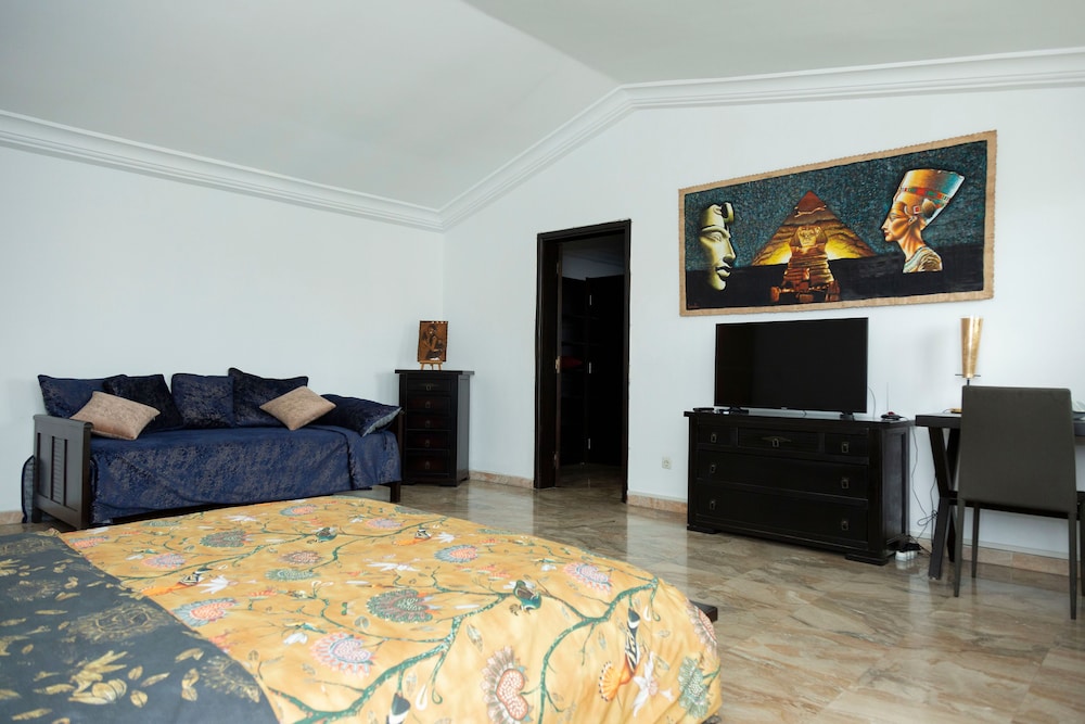Signature Triple Room