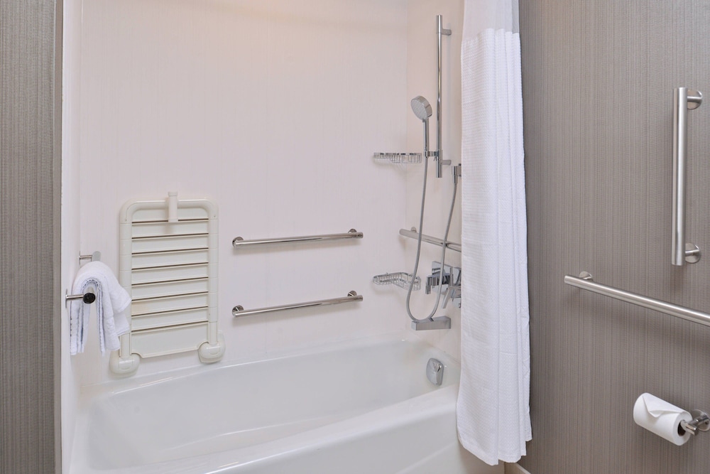 Room, 2 Queen Beds - Photo 6