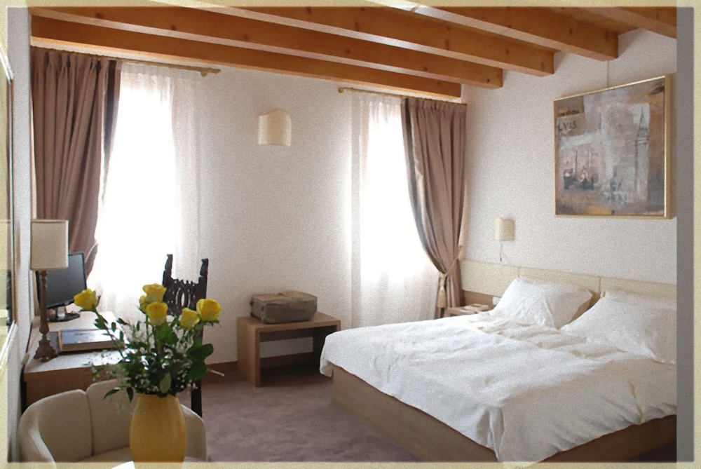Comfort Double Room, 1 Queen Bed - Photo 2