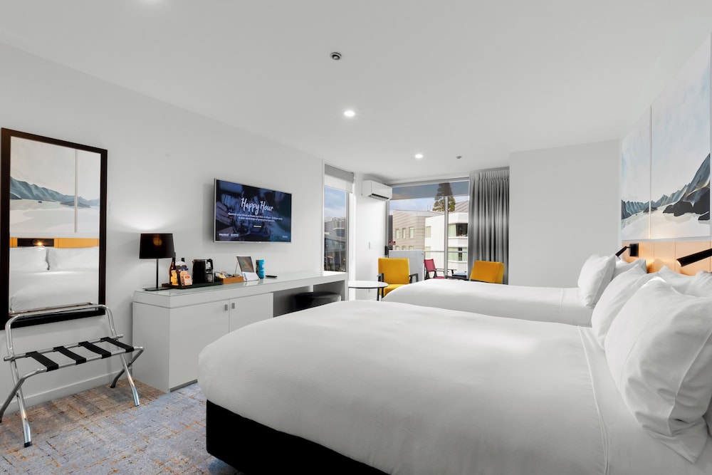 Superior Room - Mountain View