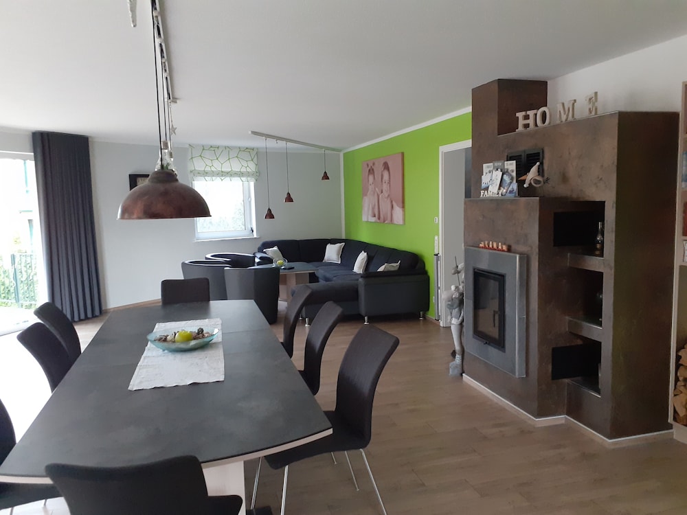 Haus Karola, Billede 2