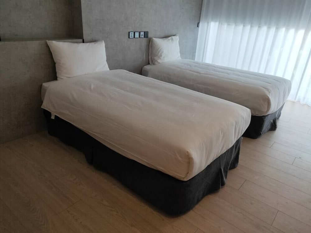 Business Twin Room photo 2