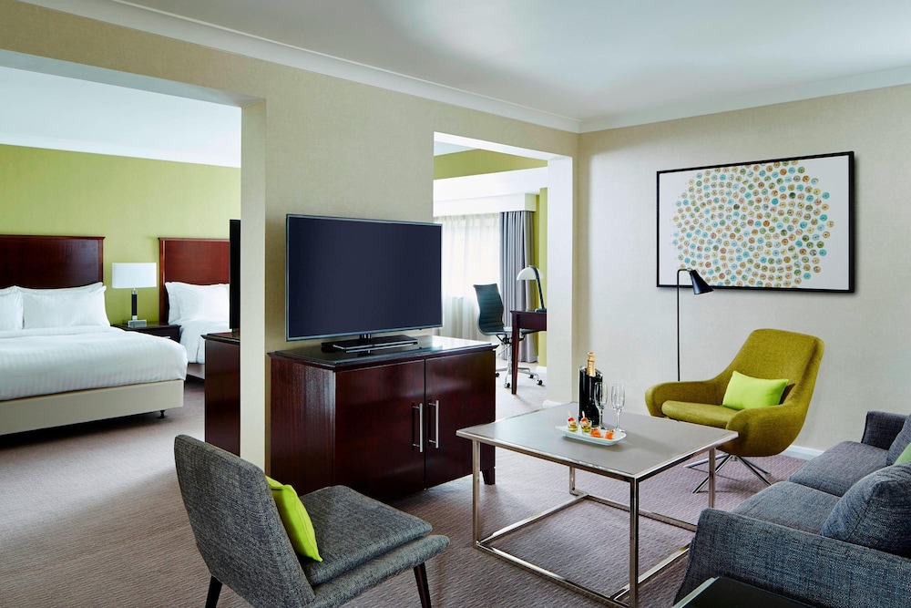 Executive Suite, 1 Bedroom - Photo 3