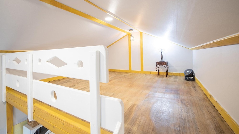 Basic Room, 1 Bedroom (204(with Pet,2nd floor)) - Photo 4