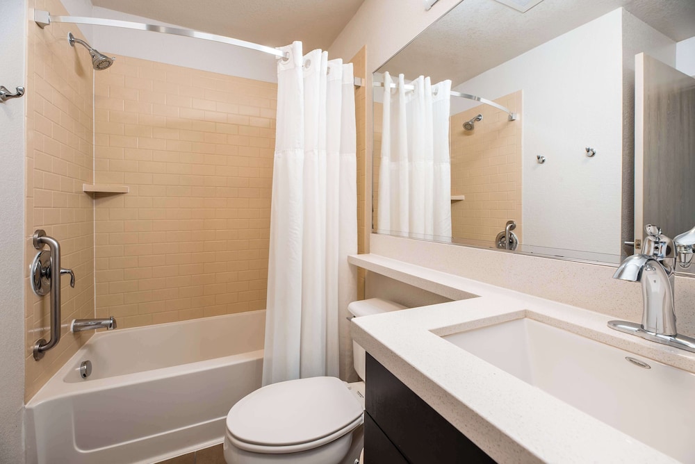 Suite, 2 Queen Beds (One Bedroom Suite - Two Queens) - Photo 3