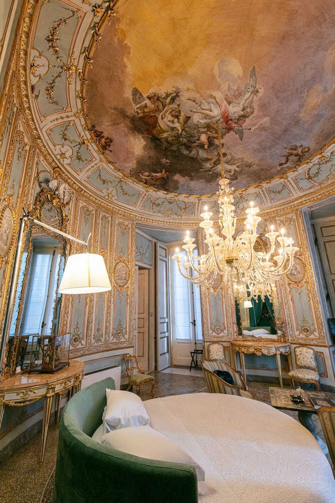 Luxury Room photo 2