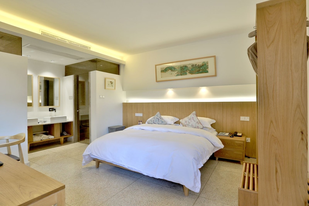 Superior Double Room (Qing Yuan)