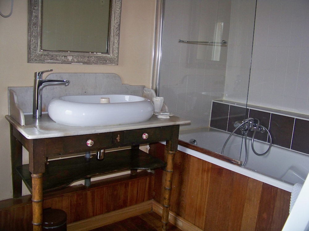 Superior Double Room (Caramel) photo 3