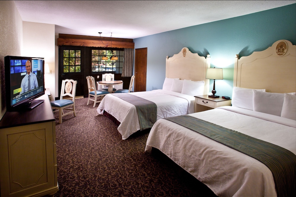 Premium Room, 2 Queen Beds, Balcony (Riverfront) - No Pets