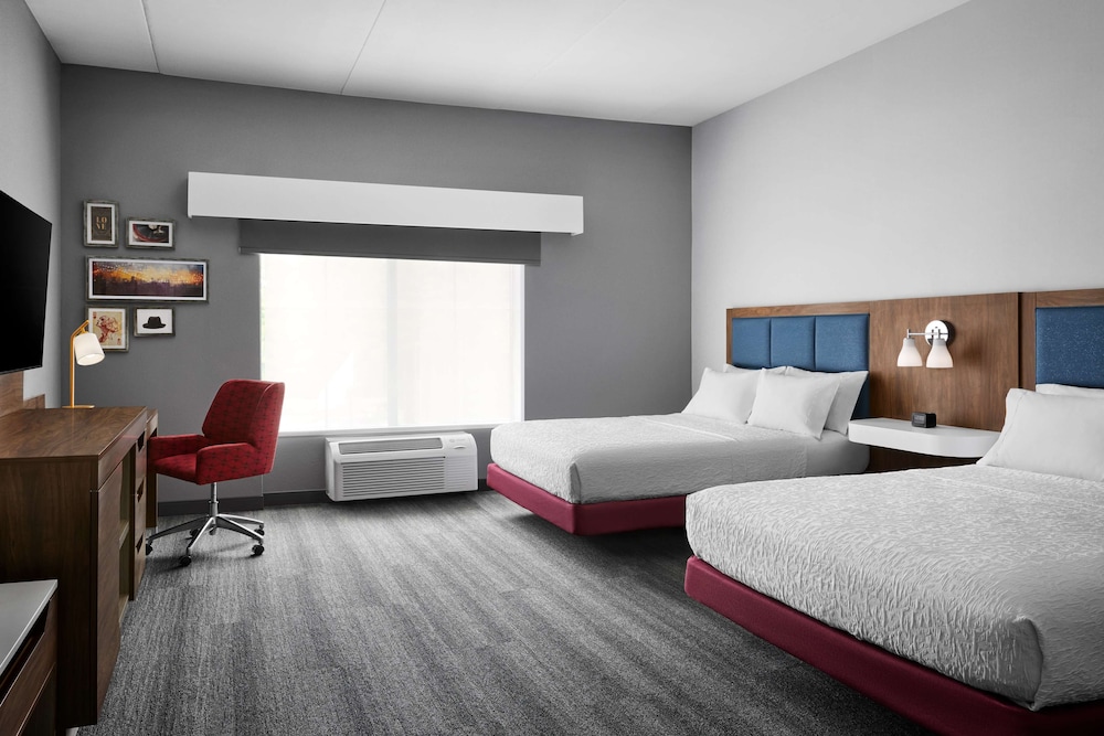Room, 2 Queen Beds, Accessible, Bathtub - Photo 1