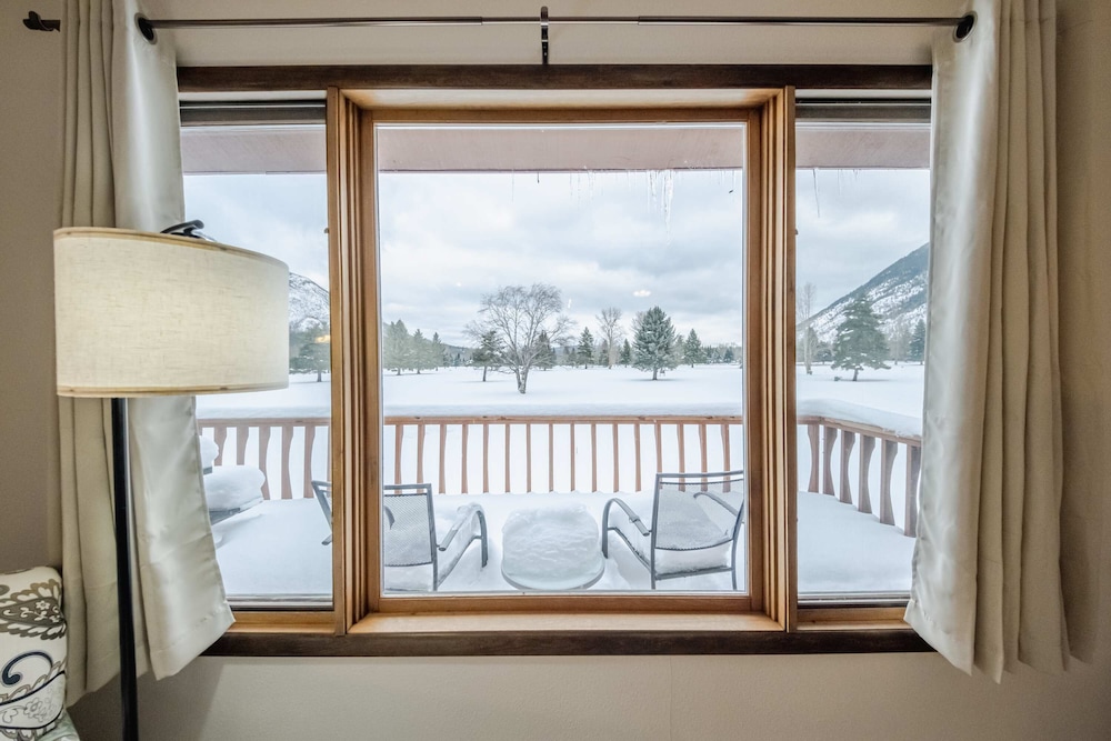 Townhome, Multiple Beds, Patio, Mountain View (Glacier Vista Golf Getaway)