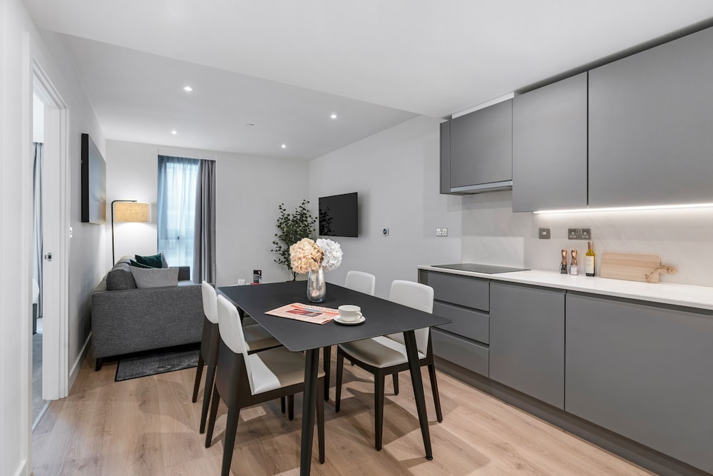 One Bedroom Apartment - Photo 3