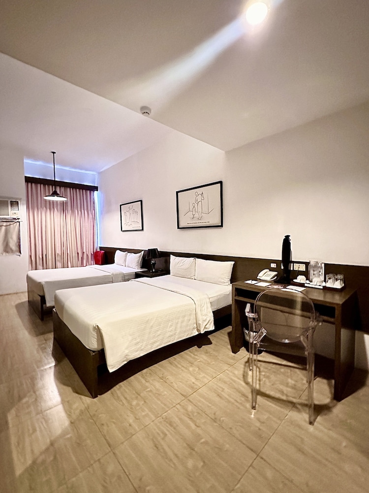 Deluxe Room, 2 Double Beds photo 3