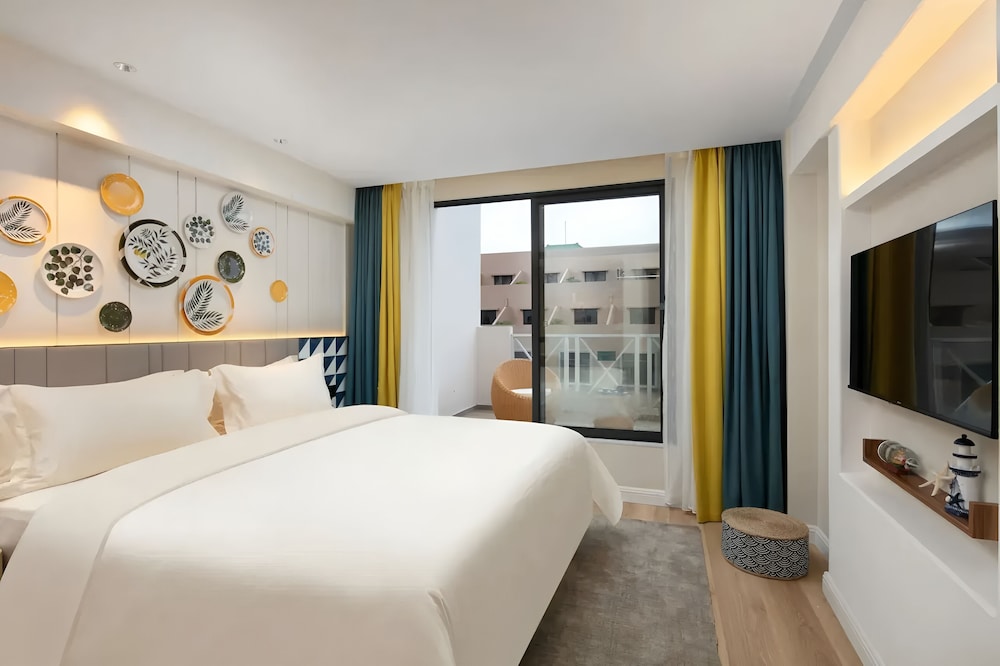 Two-Bedroom Family Suite with Mountain-View Terrace photo 3