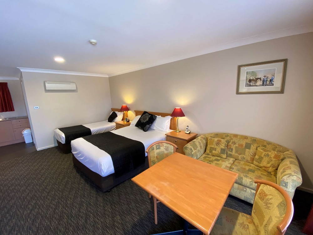 Executive Suite, Multiple Beds, Non Smoking, Kitchenette (with Sofabed) - Photo 6