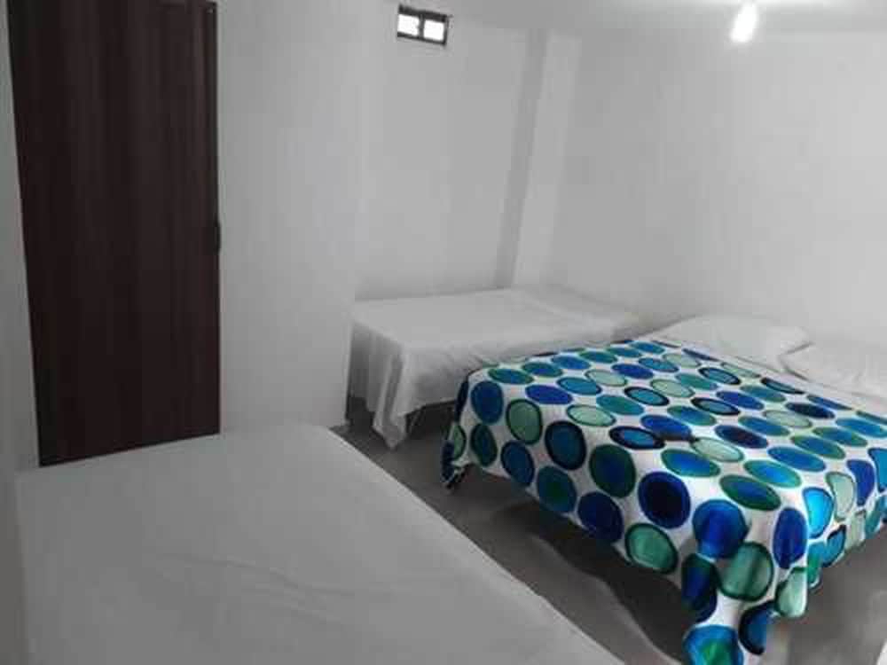 Basic Single Room, 1 Large Twin Bed (Ceiling Fan)