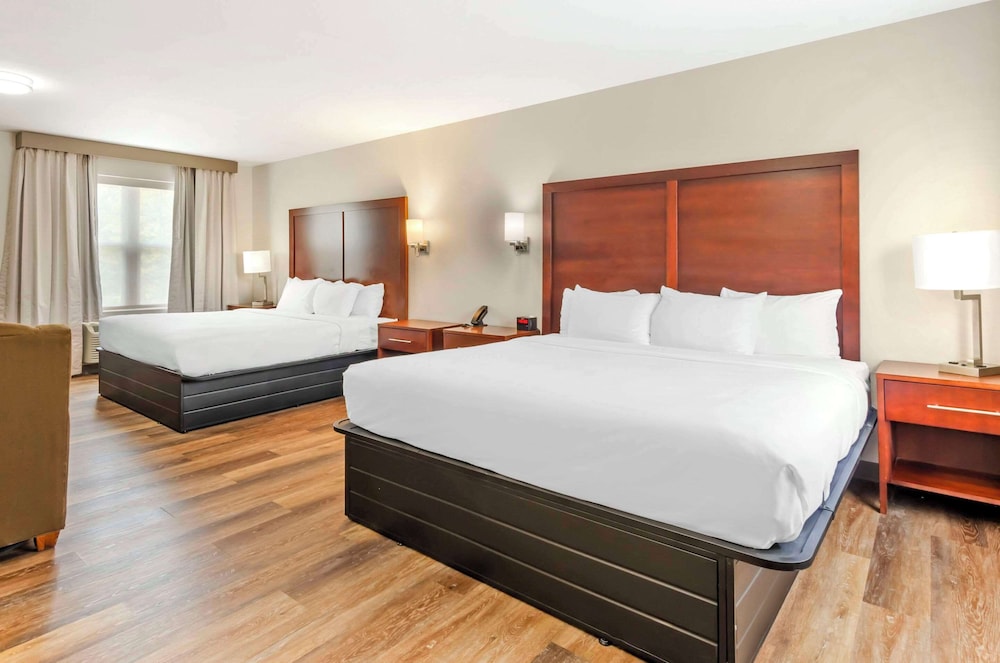 Suite, Multiple Beds, Non Smoking (Upgrade) - Photo 1