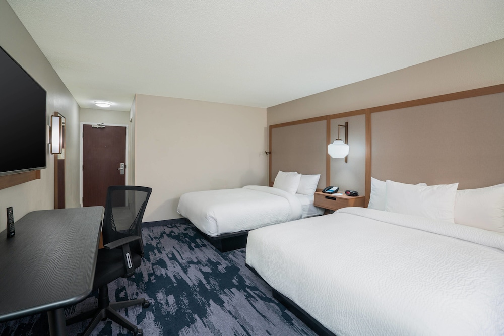 Room, 2 Queen Beds - Photo 3
