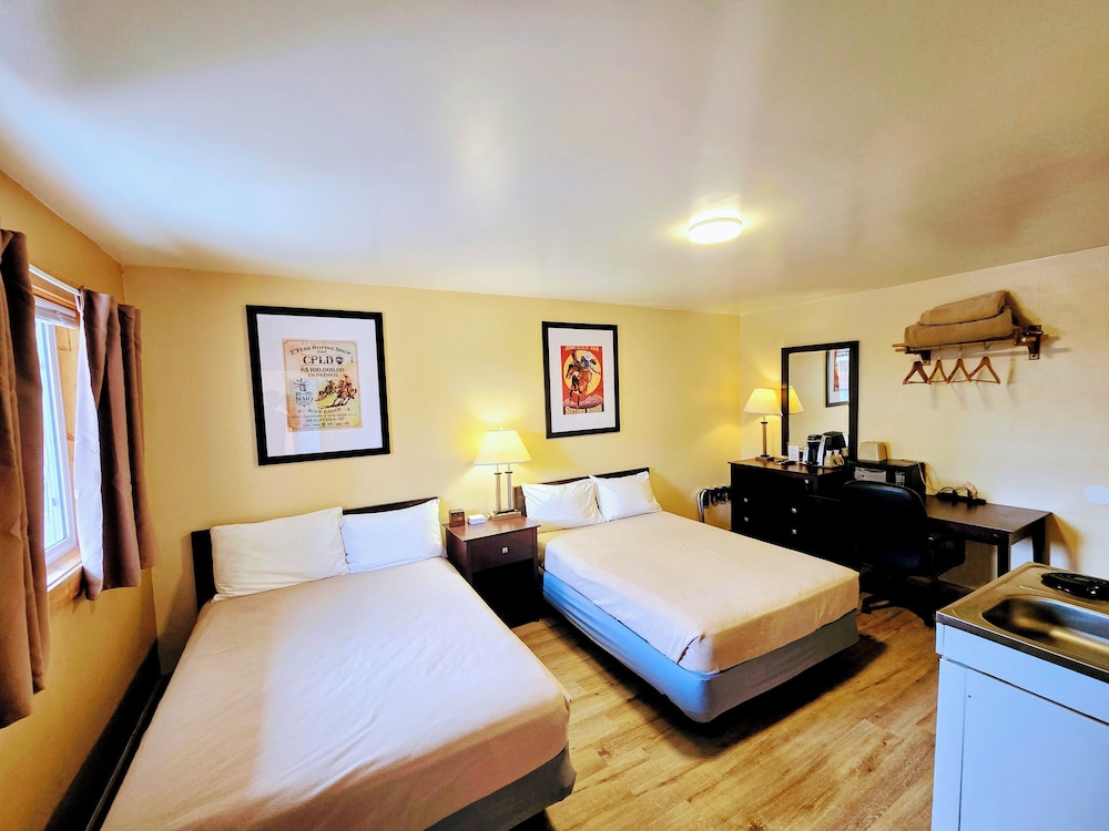 Economy Double Room, 2 Double Beds photo 2