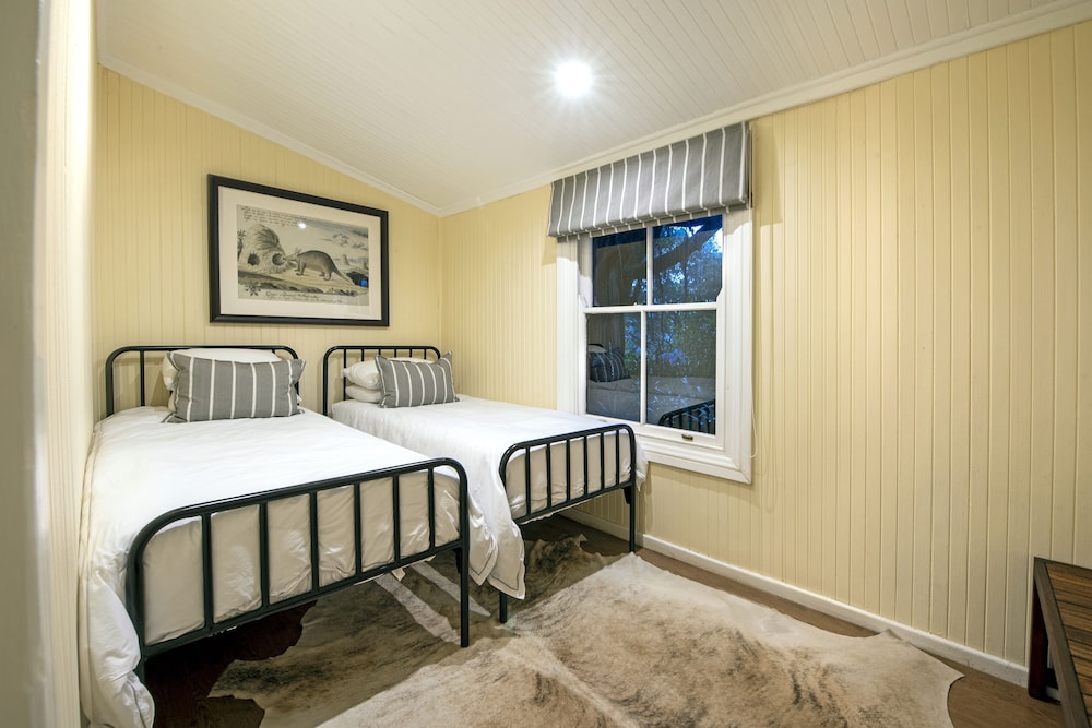 Studio Suite, Pool View photo 3
