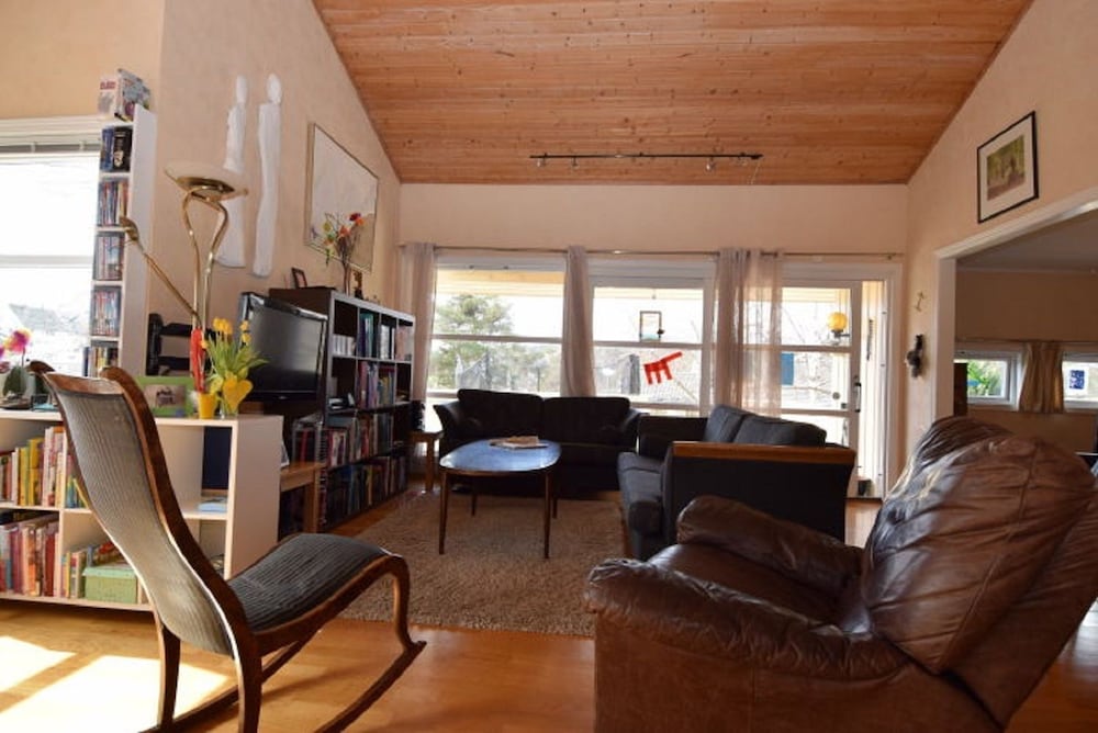 House, 4 Bedrooms photo 2