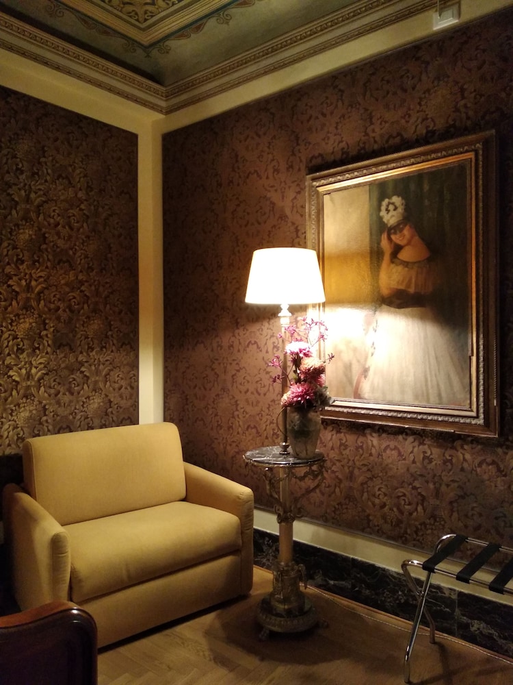 Romantic Suite photo 3