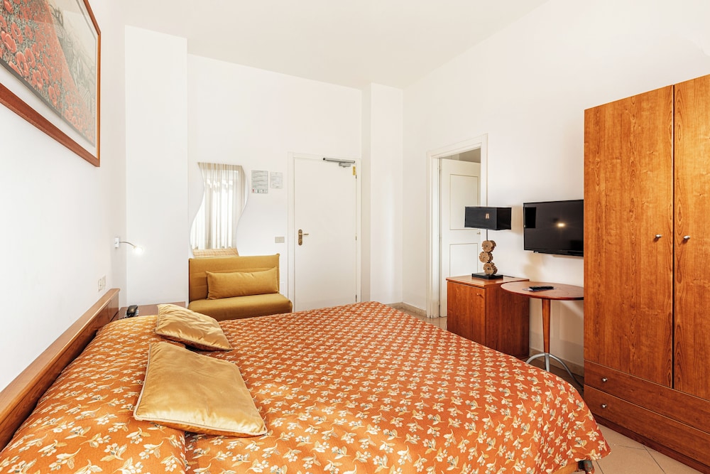 Superior Room, City View - Photo 10