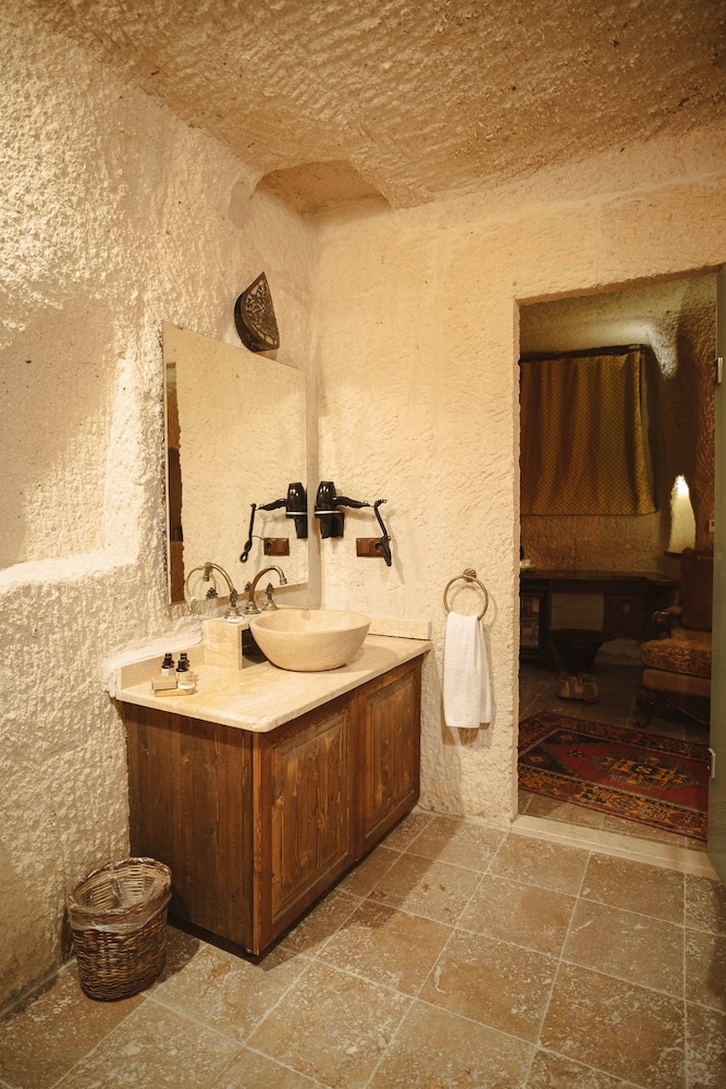 Standard Cave or Stone Room - Photo 24