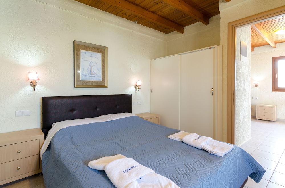 Family Triple Room, 1 Bedroom, Pool View