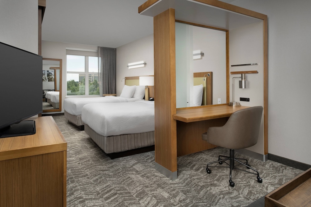 Studio, 2 Queen Beds (Mobility/Hearing Access, Roll-In Shwr)
