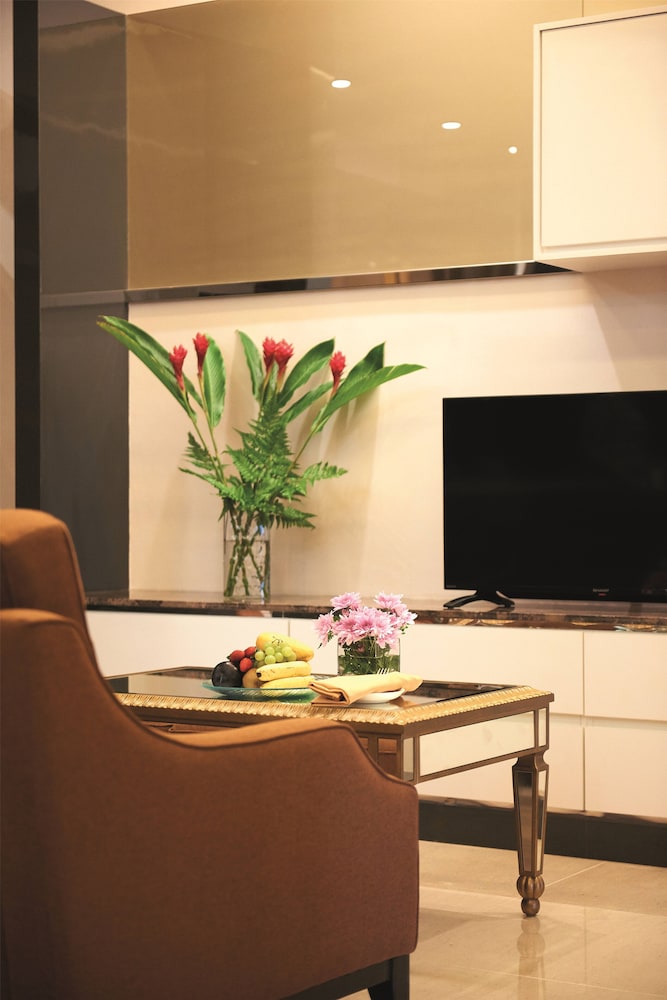 Two Bedroom Suite Queen + Twin @ Residences photo 1