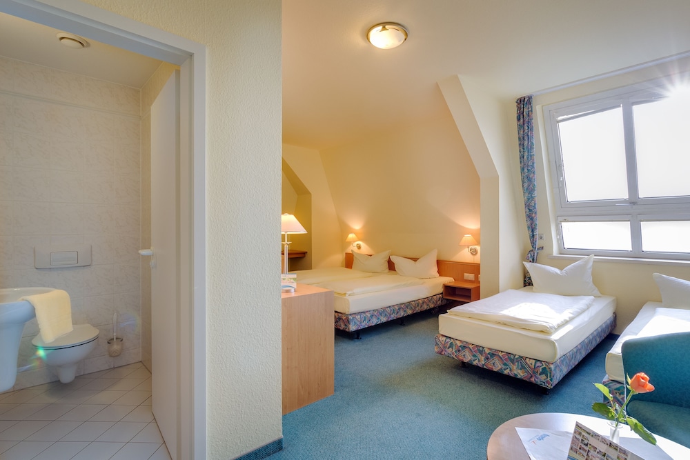 Family Quadruple Room photo 3