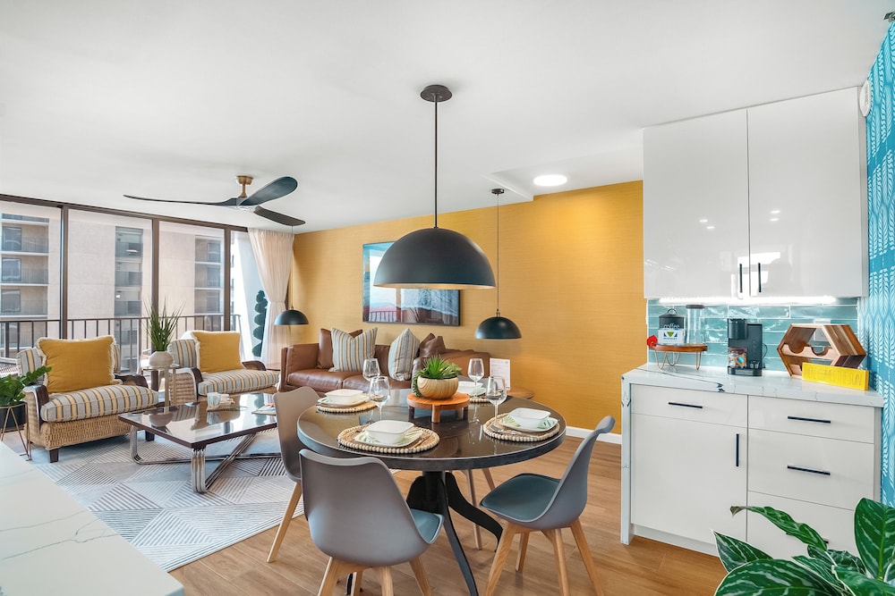 Premium Remodeled Condo with Ocean View and Parking: Premium Condo, 1 Bedroom, Air conditioning, Ocean View (0163) photo