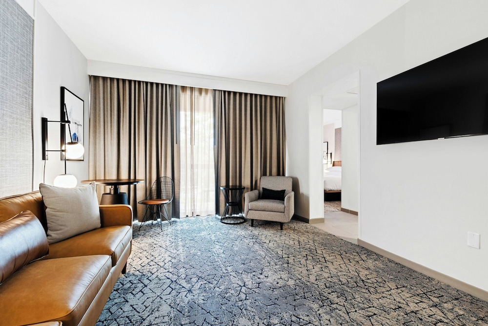 Executive Suite, 1 Bedroom - Photo 9