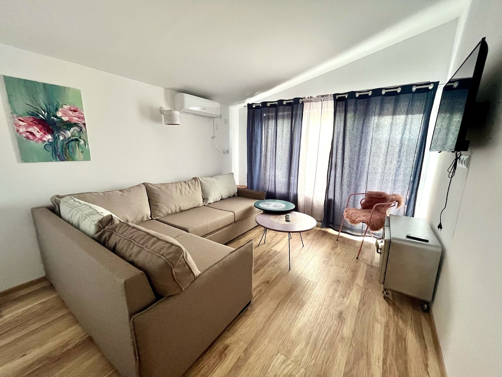 Deluxe Suite photo 1