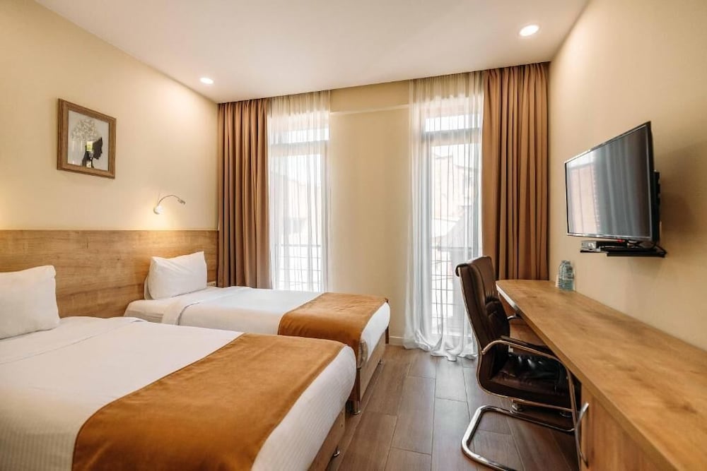 Standard Double or Twin Room photo 3