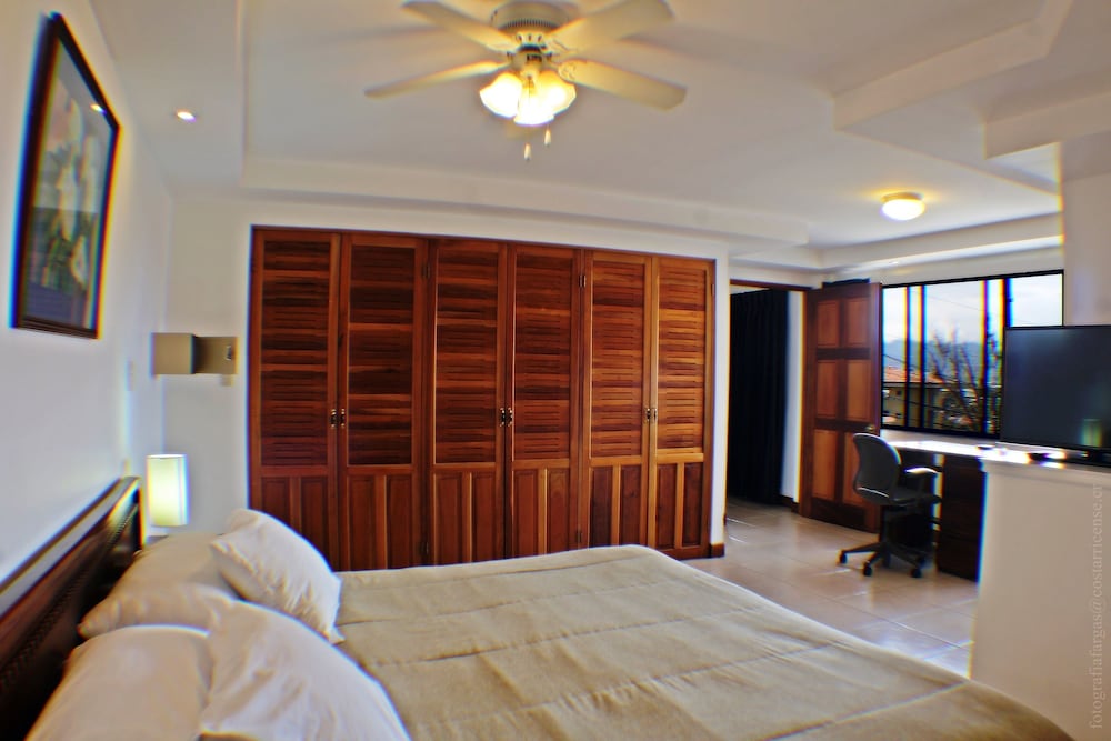 Business Suite, 1 Bedroom, Kitchen, City View photo 2