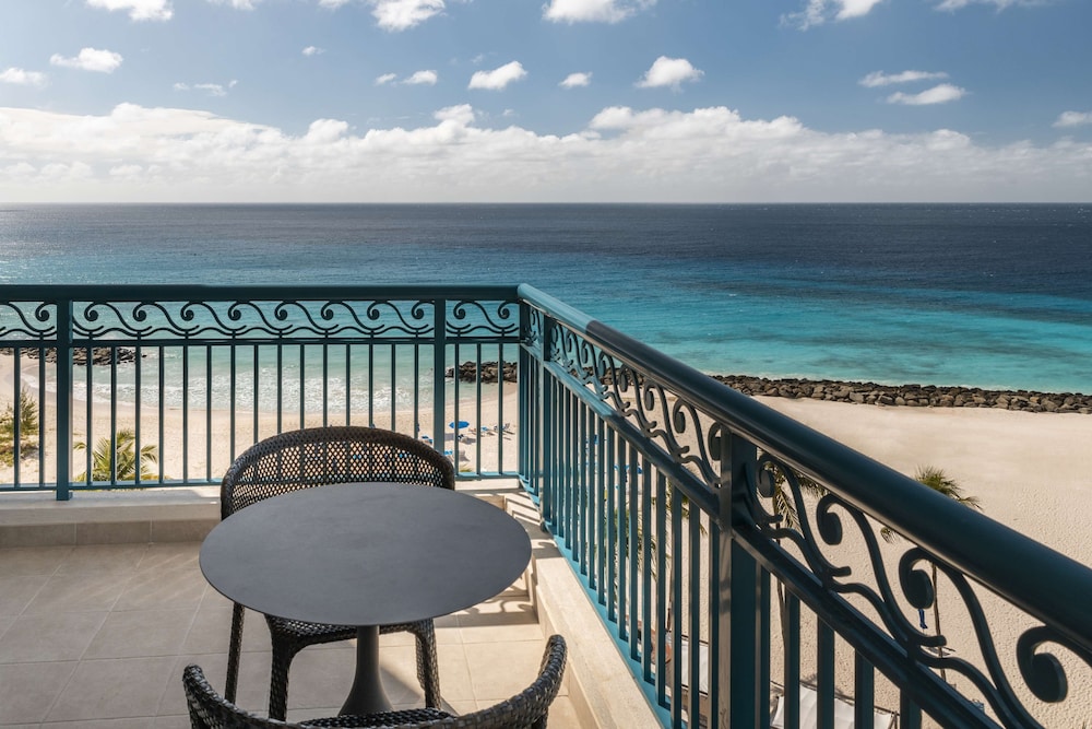 Suite, 1 King Bed, Ocean View, Corner
