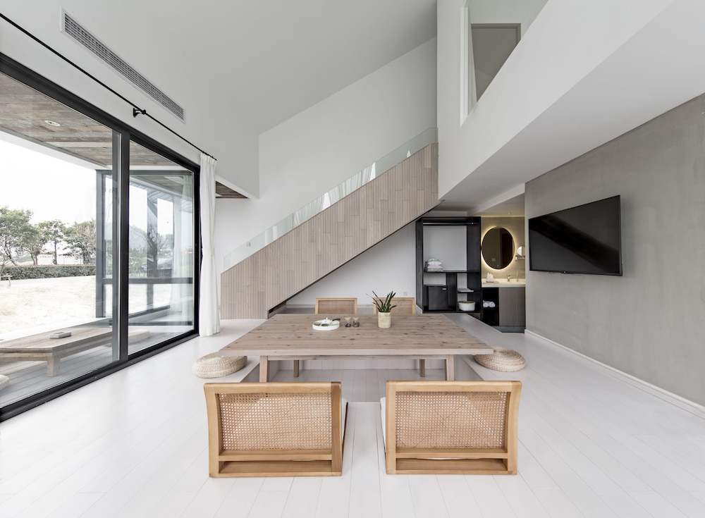 Deluxe Duplex Suite