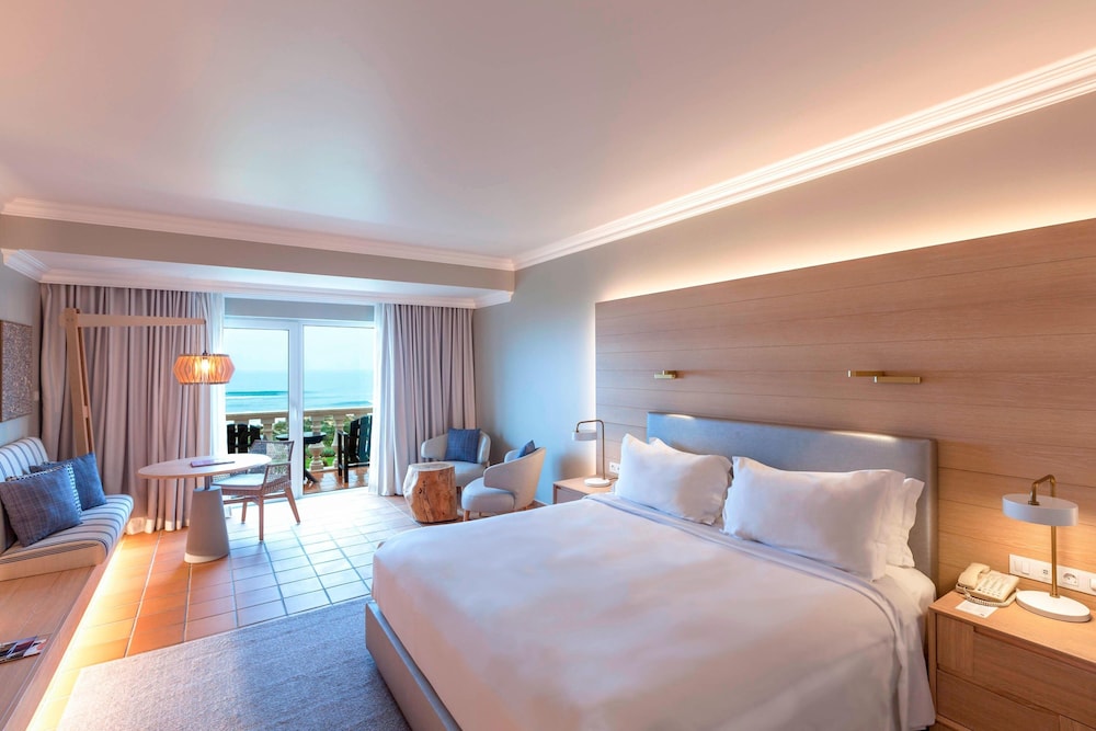 Premium Room, 1 King Bed (Oceanfront)