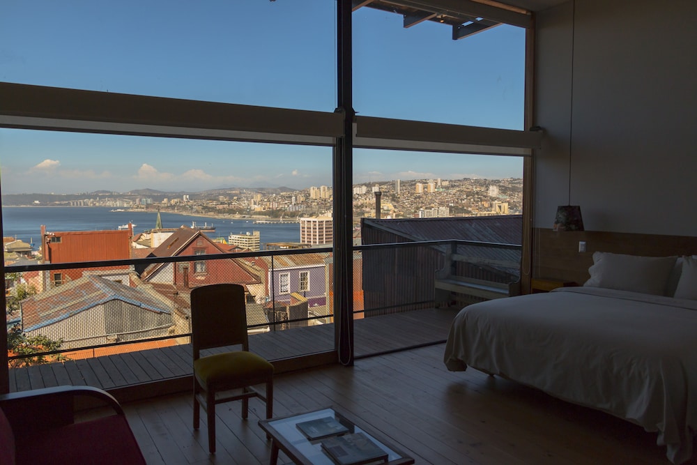 Deluxe Double or Twin Room photo 3