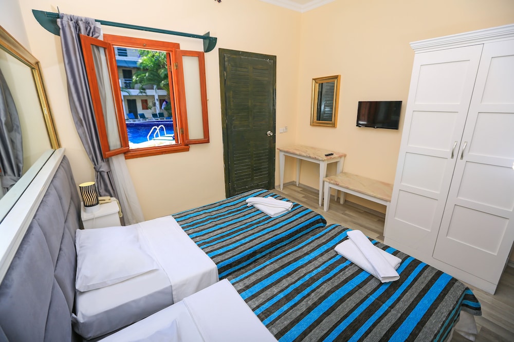 Standard Double or Twin Room, Non Smoking, Pool View
